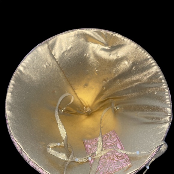 Hats and accessories - Picture 13 of 16